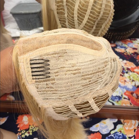 Heat resistant blonde w/ Dark brown roots Bob Wig - Picture 5 of 6